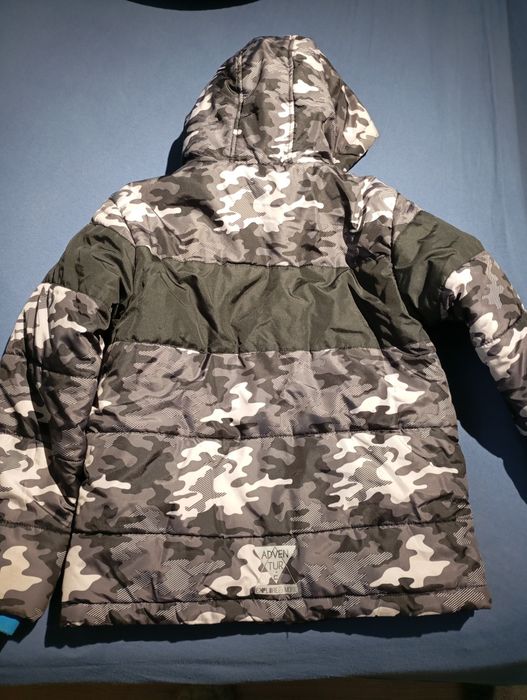 Kurtka zimowa r. 134/140.
