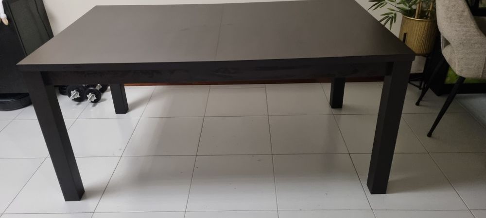 Mesa de jantar extensível em wengué (preto/castanho))