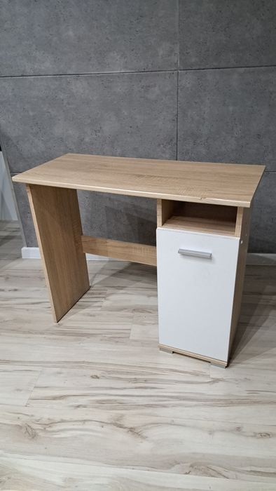 Dwa biurka w kolorze dąb sonoma o wymiarach: 90x40x75cm lub 90x45x75cm