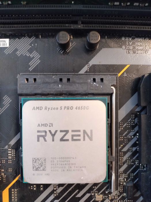Conjunto de motherboard x570, 32gb RAM e Ryzen 5
