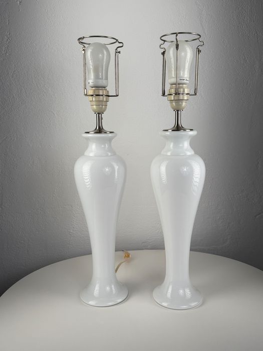 Royal Copenhagen Napoli – para lamp stołowych, białe szkło / opal, Dania
