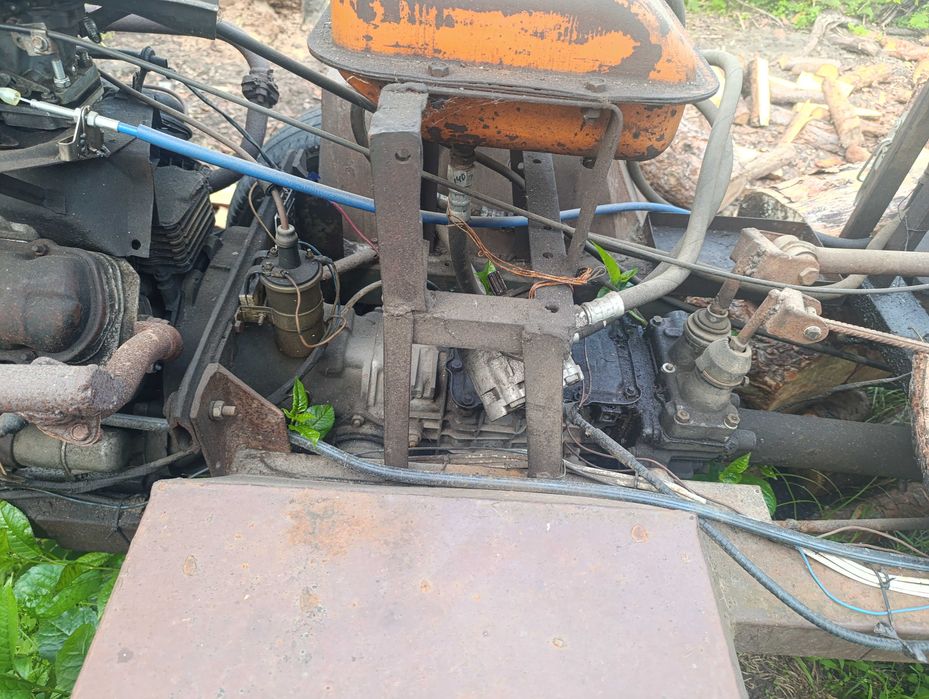 Трактор самоклеп