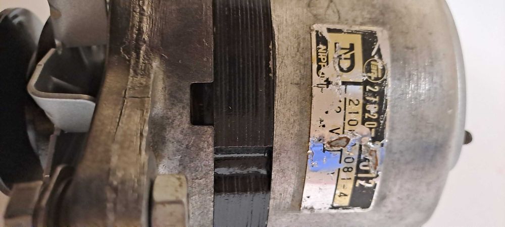 Alternadores -Um para Citroen 2CV, outro para Toyota Corolla Clássico