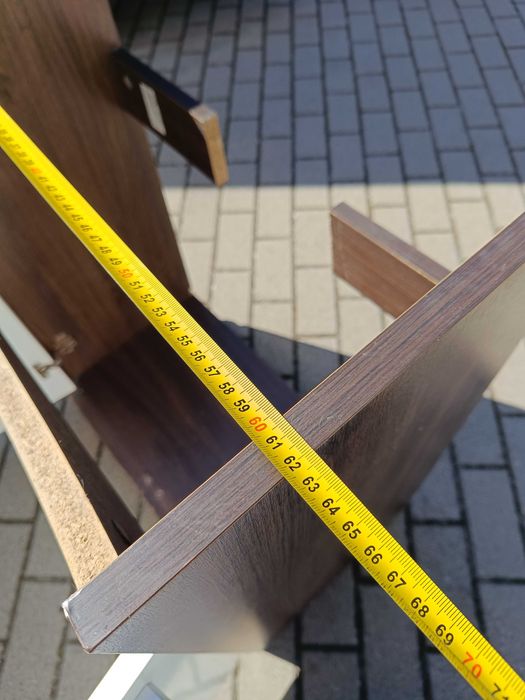 Szafka łazienkowa z umywalką i baterią