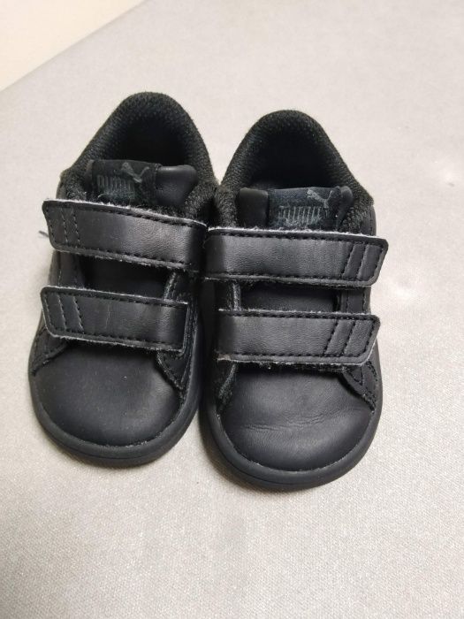 Sapatilhas pretas da marca PUMA, para menino