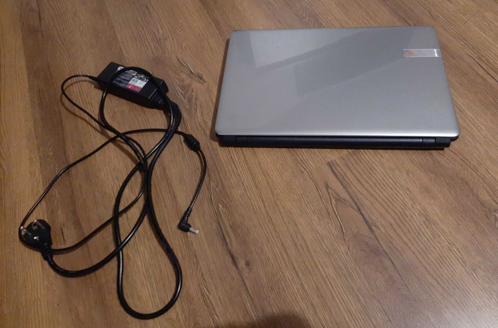 Laptop Packard bell Packardbell acer 15.6 srebrny 8gb ssd 128gb Win 10