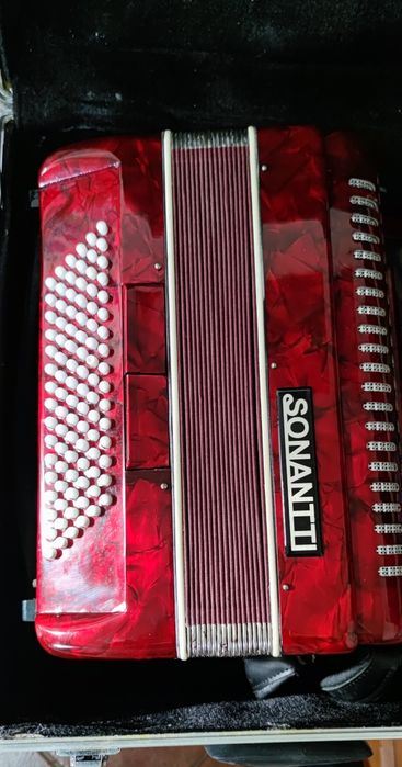 SONANTTI Accordion, 96 Bass, 3 Voice.64297898392707121