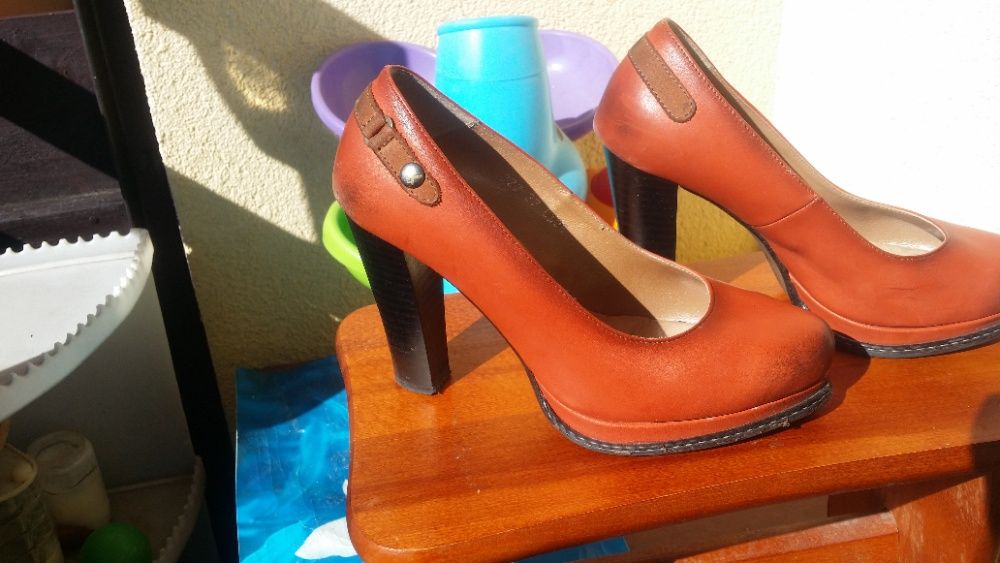 Szpilki na koturnie skóra rozmiar 38