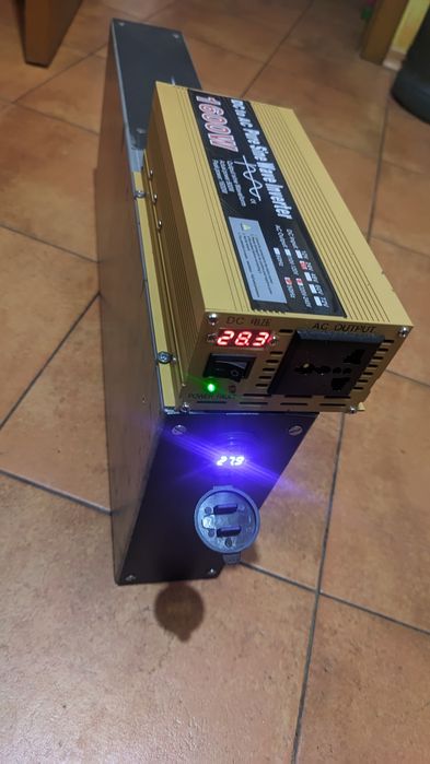 Зарядна станція з інвертором 24в/220в 1500w.h