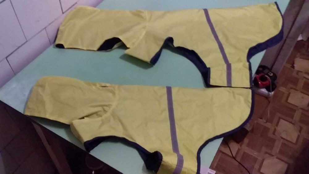 Дождевик для собак производства Германии размер М и L