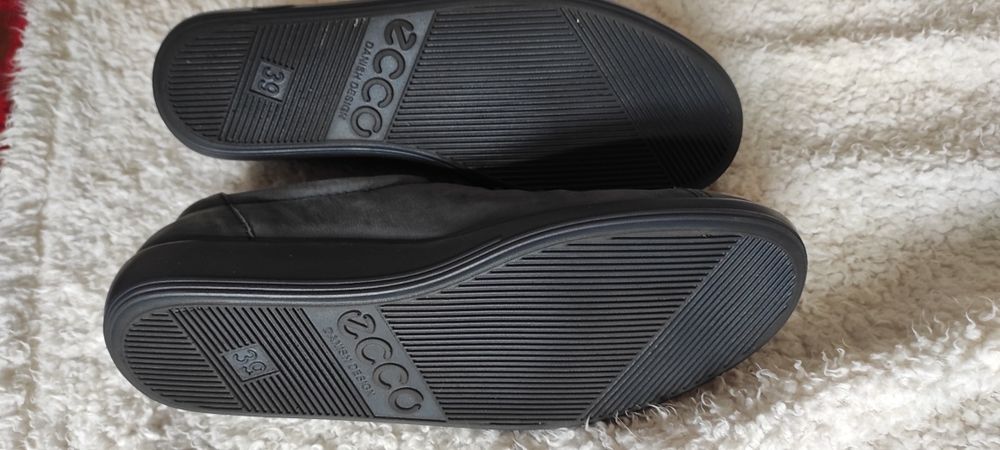 Продам кросівки Ecco