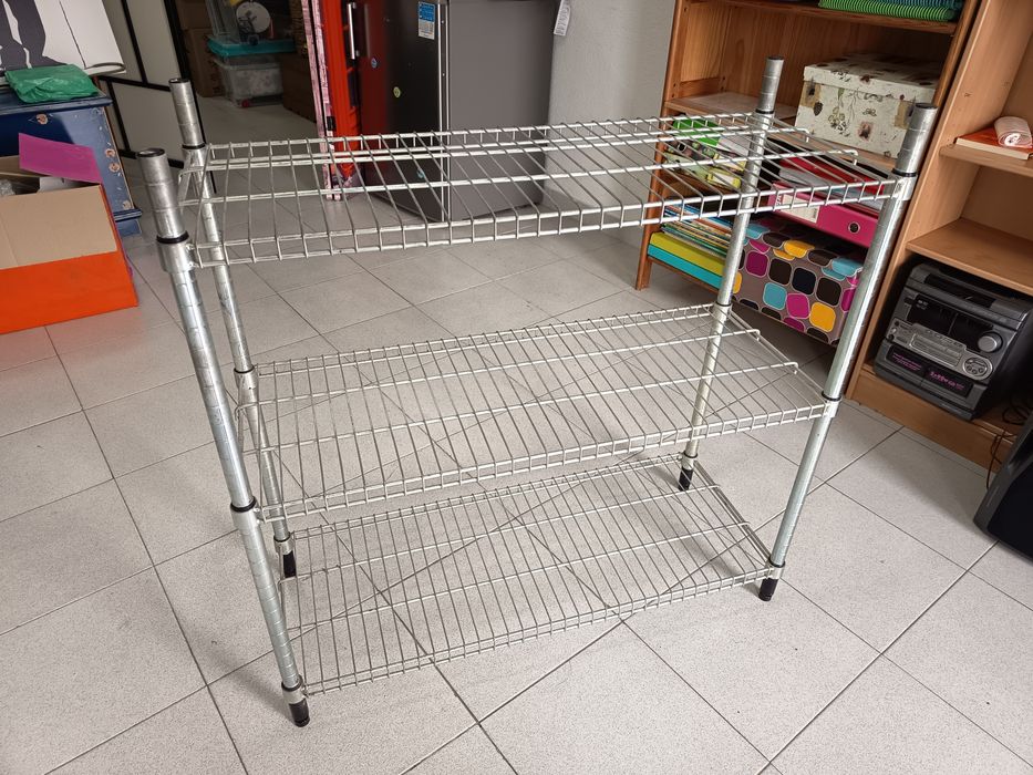 Estante de metal ikea