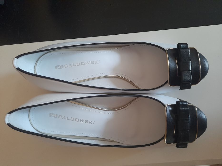 Eleganckie buty Baldowski rozmiar 40