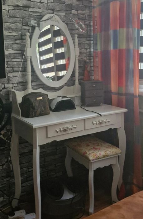 Damska Biała Toaletka