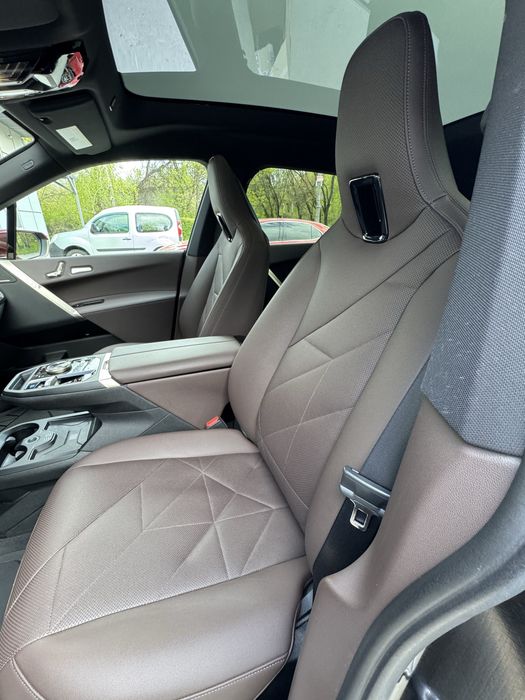 BMW iX 2023 електрична