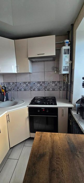Продається однокімнатна квартира з меблями та технікою в районі Київська