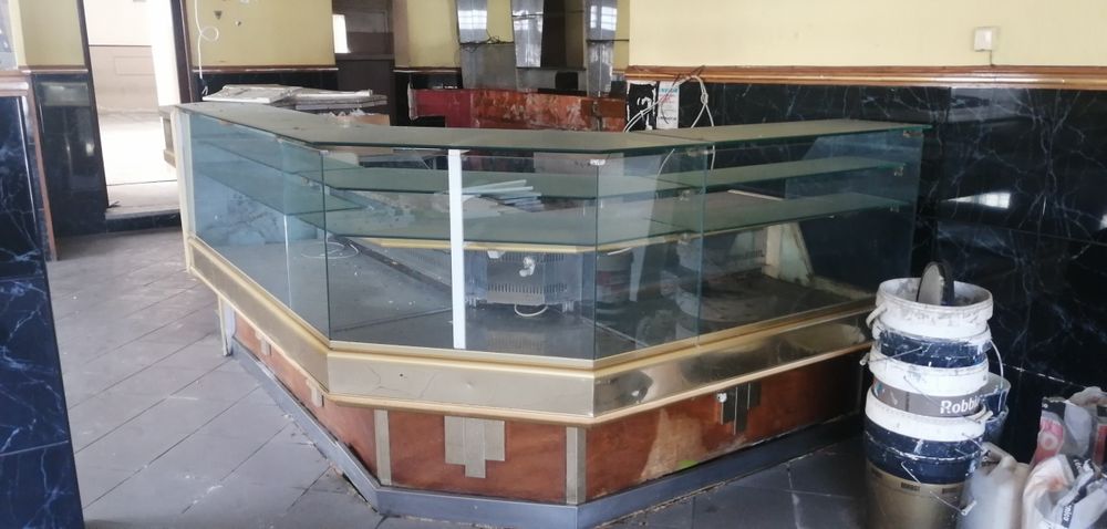 Balcão de café para restauro