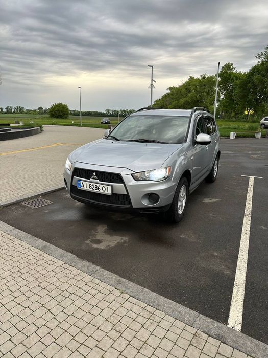 Mitsubishi outlander XL