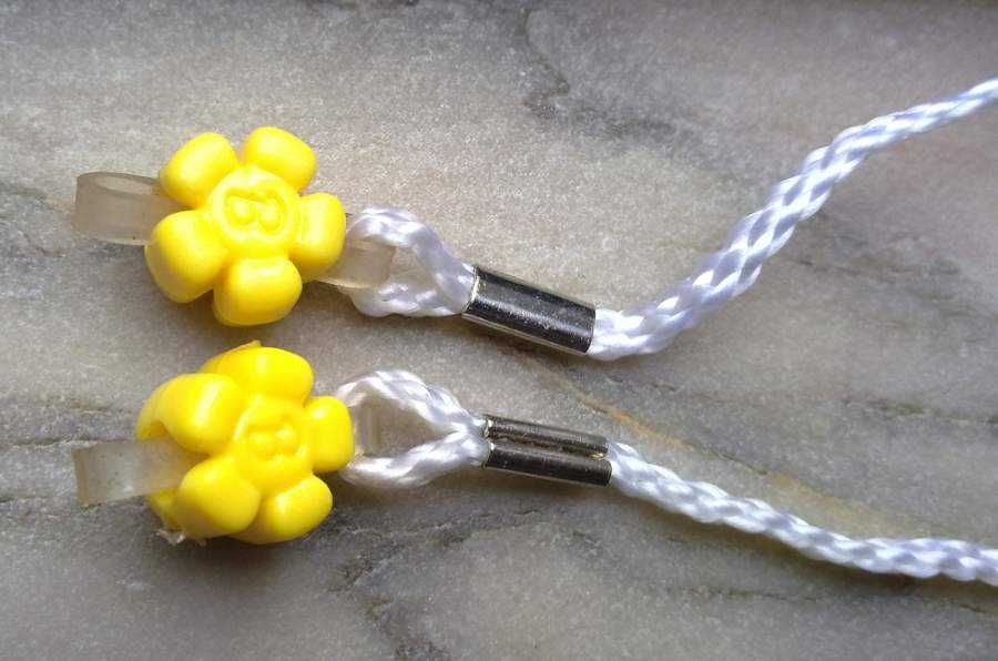 Cordão de Óculos Barbie Retro – Amarelo e Branco