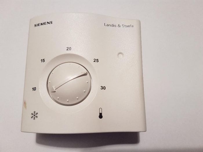 Termostat pokojowy SIEMENS RAA02 NOWY