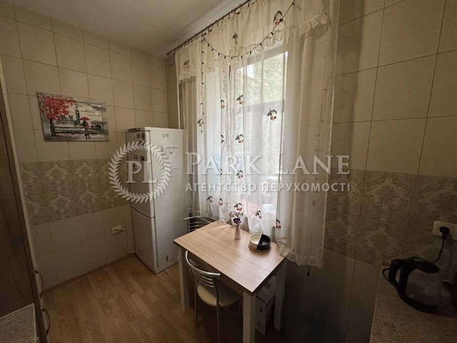 Продам 2к ремонт Поділ вул Верхній Вал 50А Метро Контрактова Площа-7хв