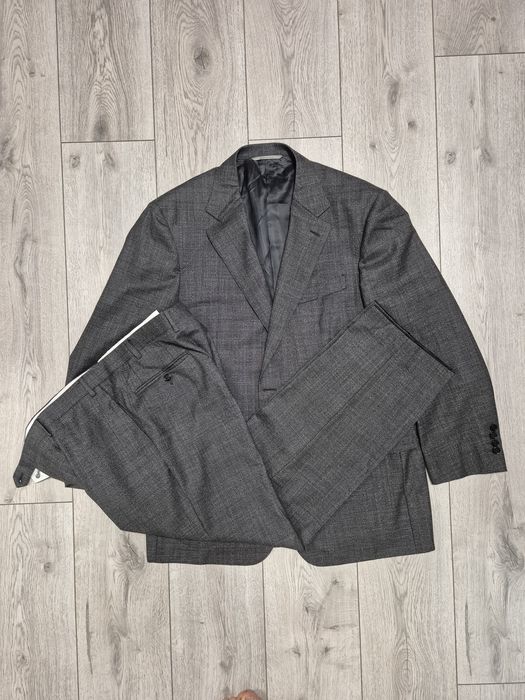Чоловічий костюм Canali