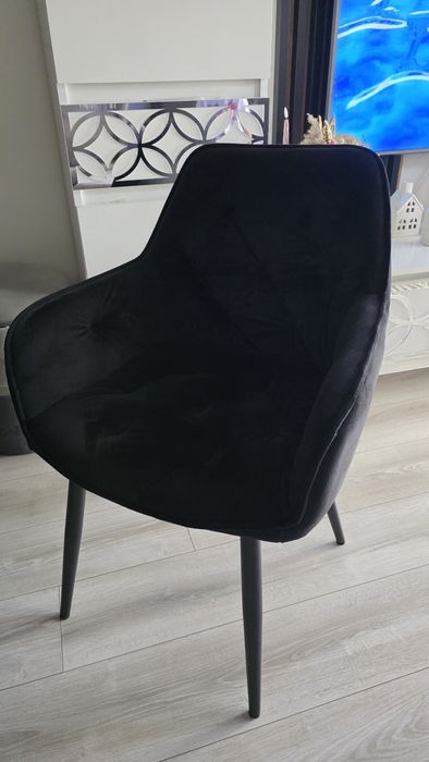 4xKrzesla tapicerowane welurowe czarne do jadalni salonu.