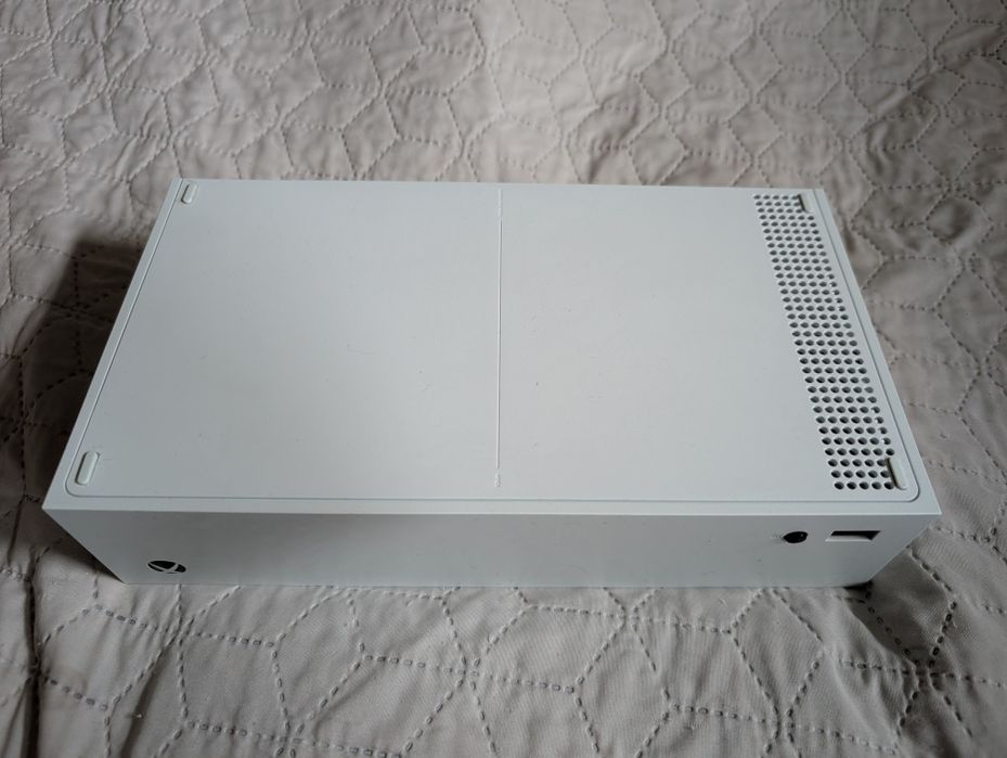 Xbox series S 512 GB z padem w idealnym stanie