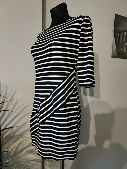 Reserved krótka sukienka w paski M 38