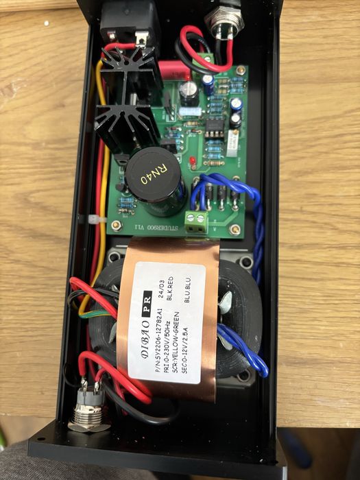 Лінійний блок живлення 9v