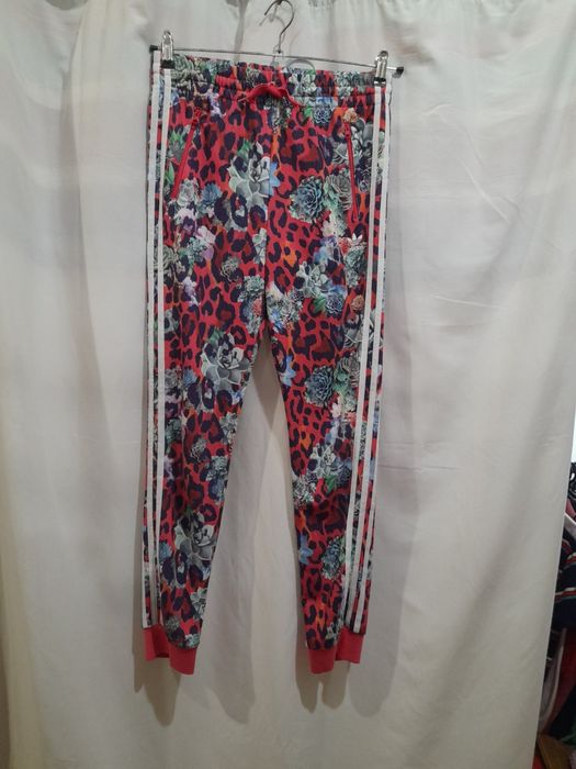 Оригинальные спортивные брюки Adidas с цветочным принтом, S