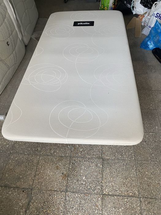 Pikolin bed base.