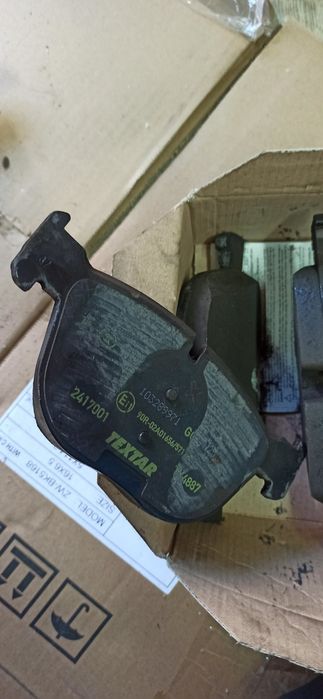 Передні та задні гальмівні диски та колодки BMW F15