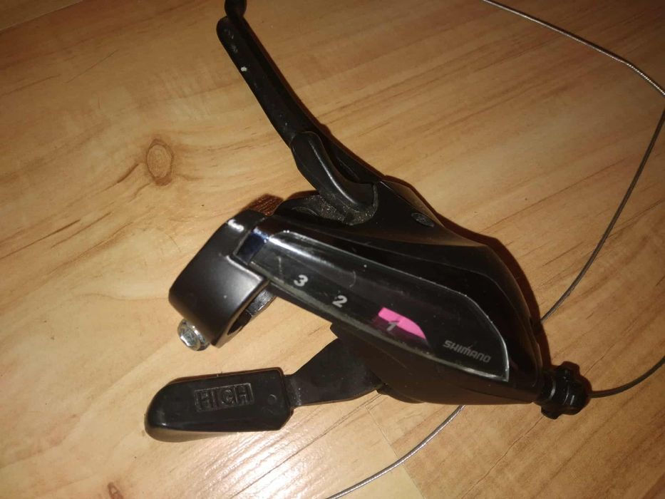 Lewa klamkomanetka Shimano ST-EF60-L.