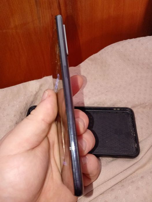 Обмін Oppo reno 5lait 8/128,на інший телефон,працює все на 100%