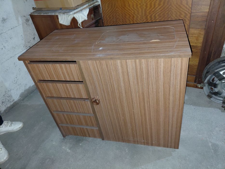 Maquina custura com móvel