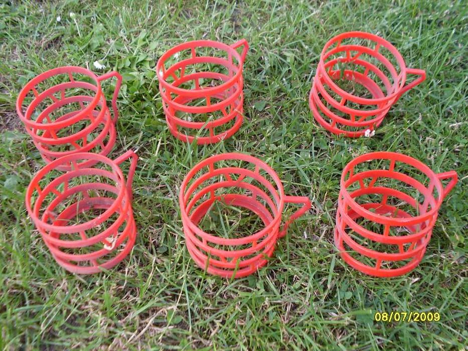 nowe , nieużywane podstawki koszyczki do szklanek z prl