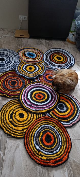 Коврик ручної роботи.