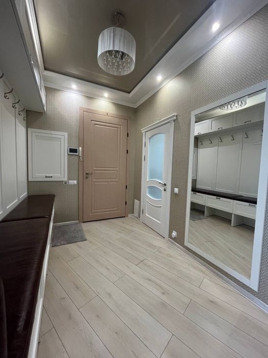 Продаж, 4 кімнатної 2 - рівневої квартири (Кузнецька) Заводський  7#2