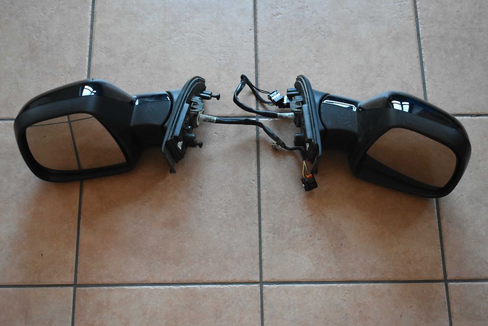 Opel Combo E 23r lusterko prawe 7 PIN + 2 PIN 9852  68389V