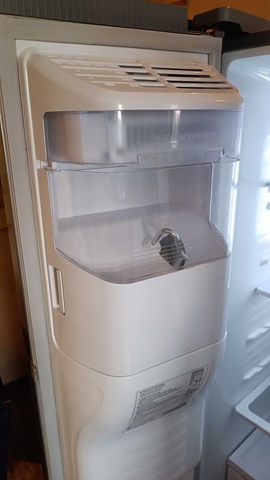 Lodówka SAMSUNG Side-by-Side, model RSH7PNPN