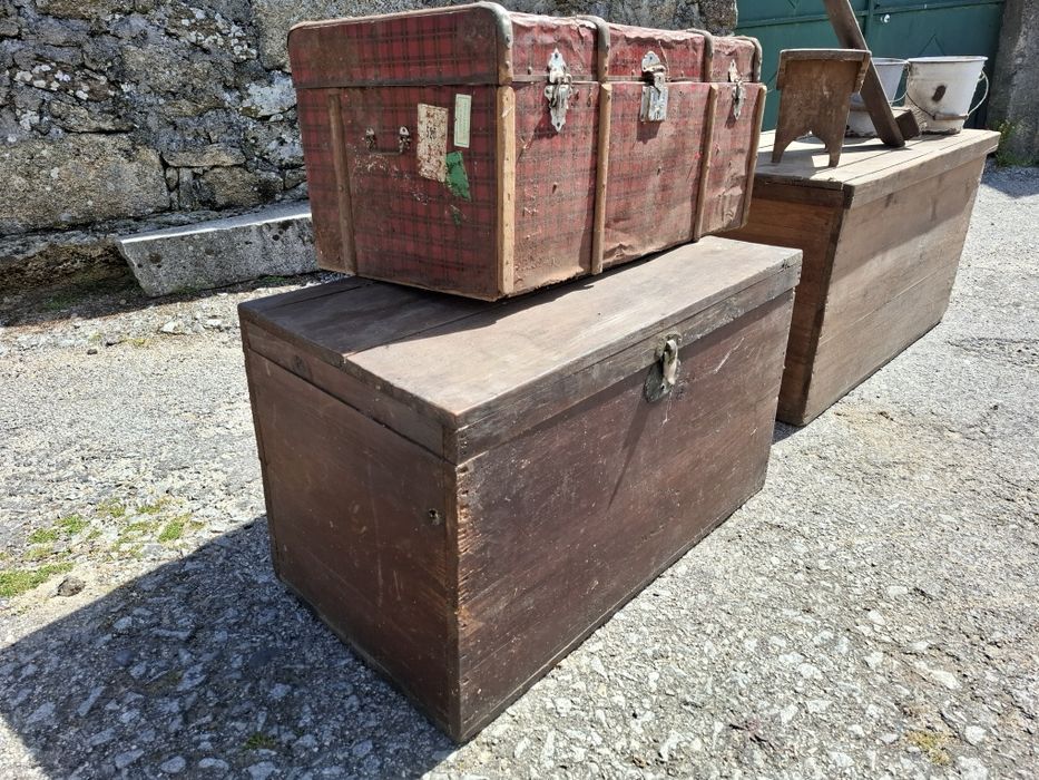 Antiguidades, malas/baús antigos