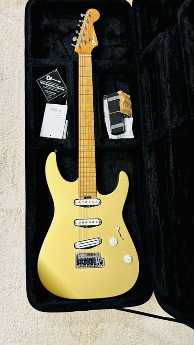 Charvel Pro-Mod DK22 SSS (Pharaohs Gold)