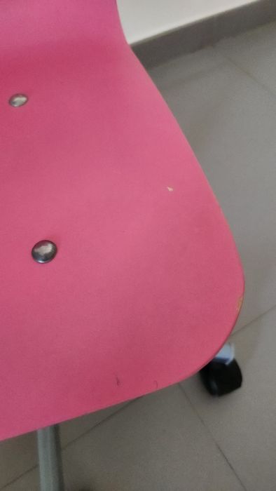 Cadeira cor de rosa  IKEA