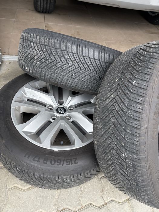 Komplet opon Continental AllSeason Contact 215/60 R17