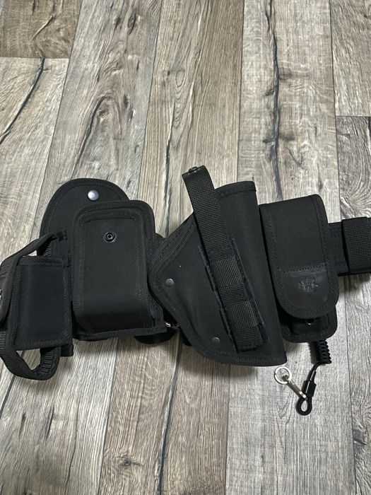 Комплект поліцейської форми