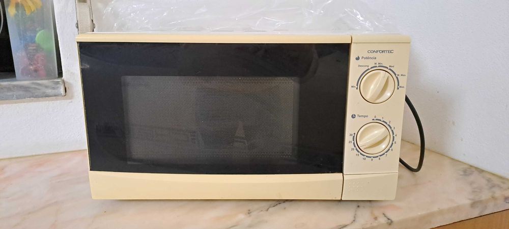 SÓ 15 EUROS - Microondas Confortec