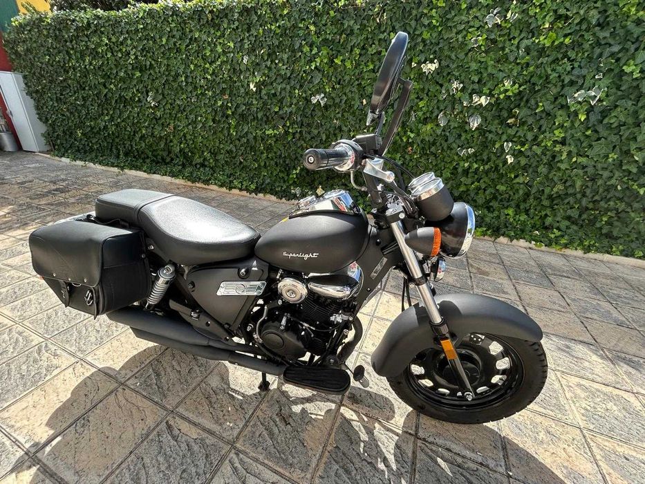 Keeway Superlight 125 cc em excelente estado