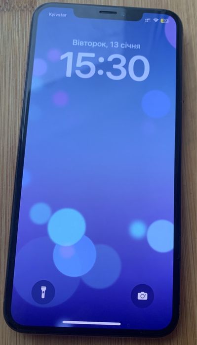 Продам IPhone XS Max