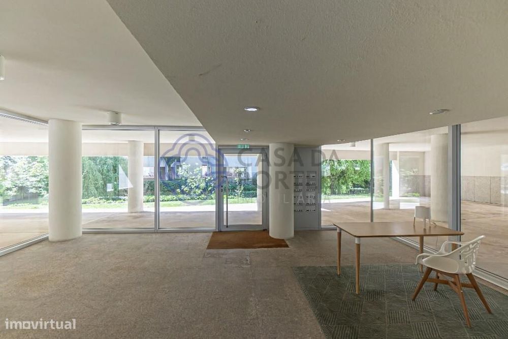 Excelente apartamento T5 rua de Serralves !Penthouse ! Terraço , 4 lug